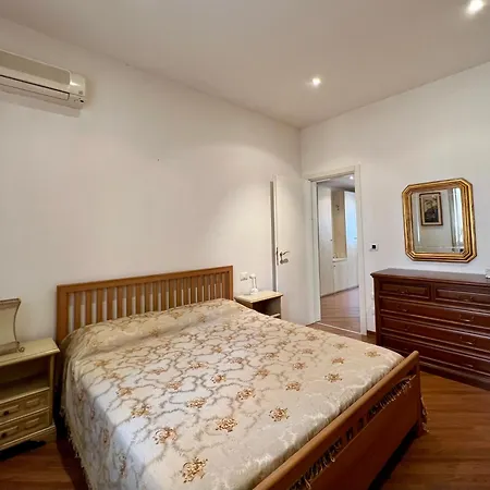 Charming Apartment Near Saragozza Bolonha Exterior foto