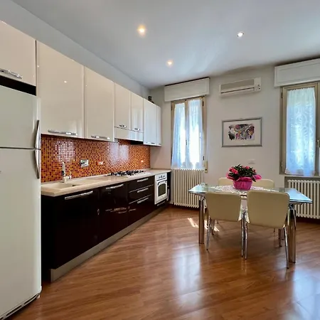 Charming Apartment Near Saragozza Bolonha Exterior foto